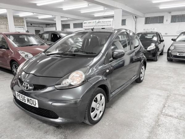
								TOYOTA AYGO 1.0 VVT-i + 3dr MMT (2006) full									