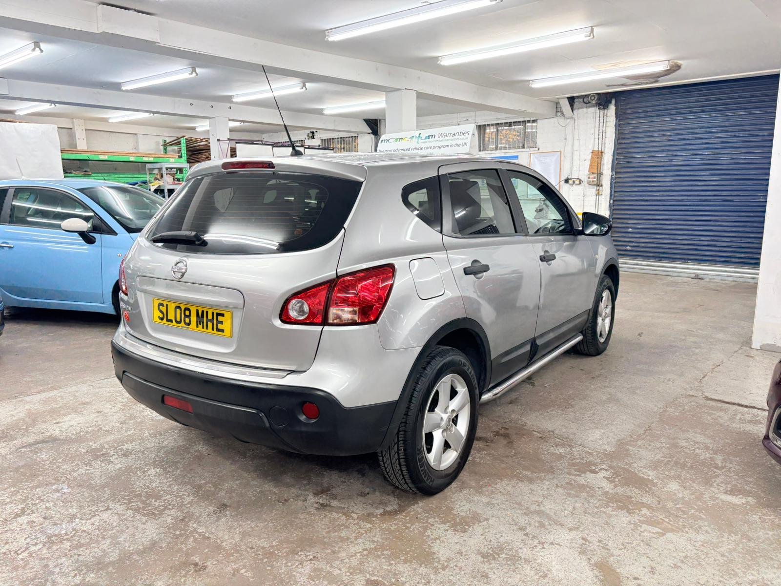 
								Nissan Qashqai 2009 full									