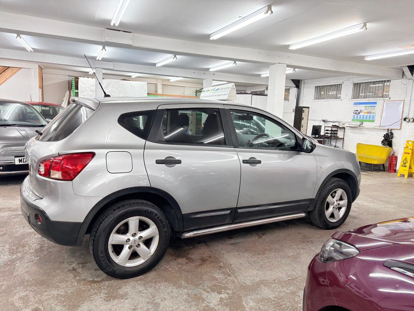 
								Nissan Qashqai 2009 full									