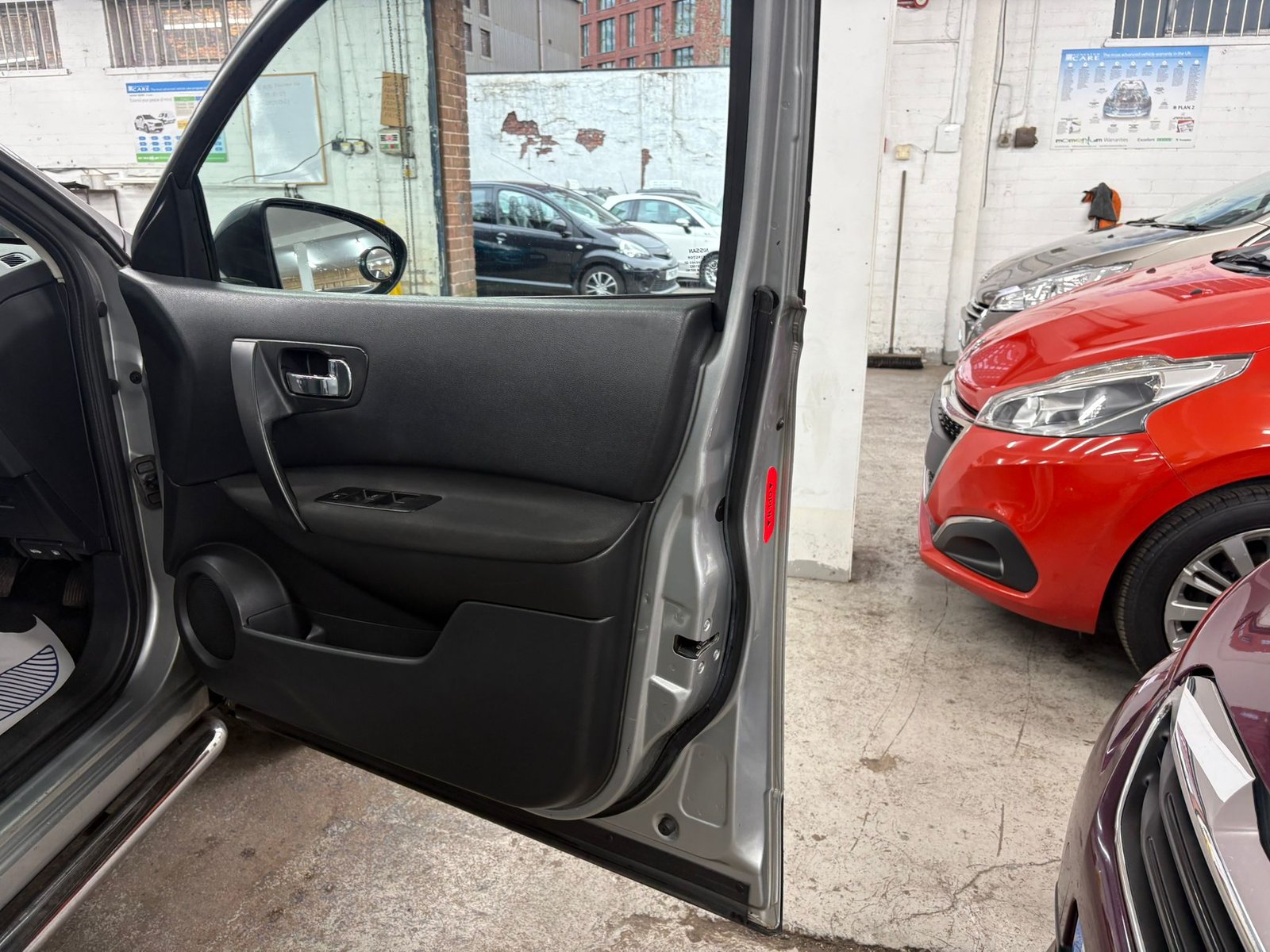 
								Nissan Qashqai 2009 full									