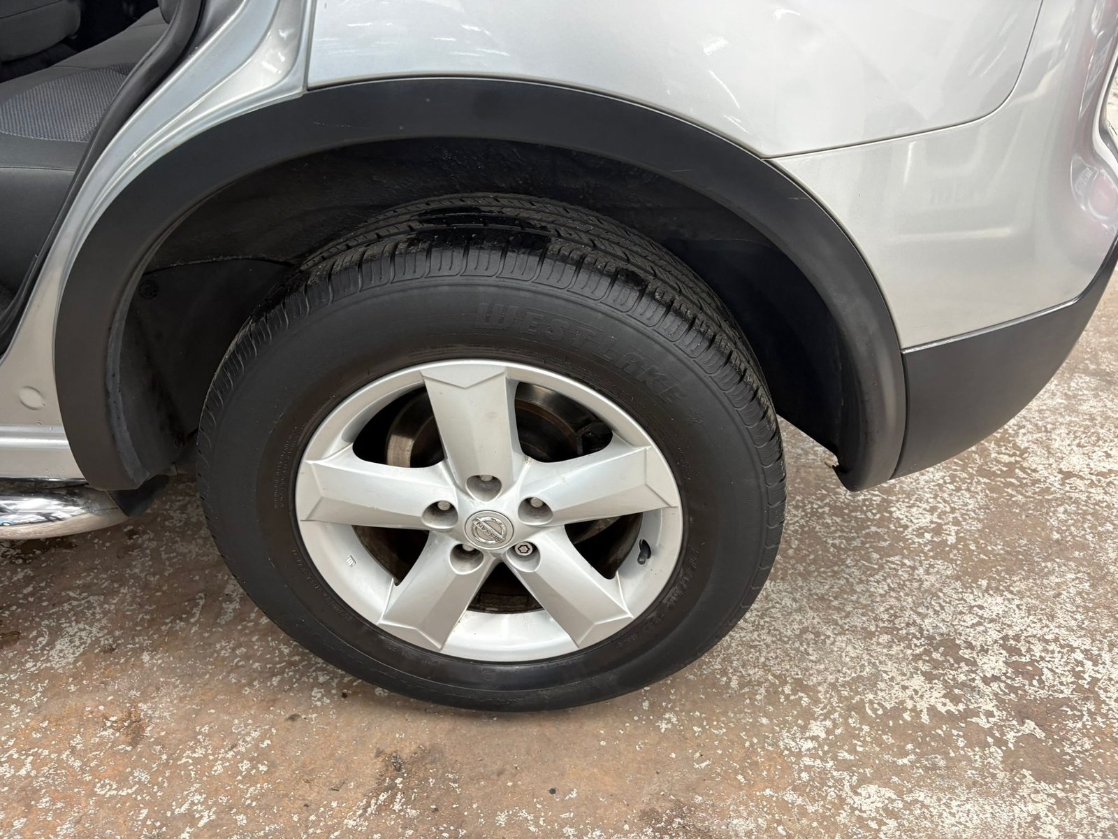 
								Nissan Qashqai 2009 full									